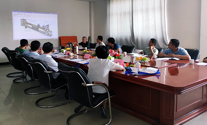 聚氨酯復(fù)合材料平托盤產(chǎn)品鑒定會成功舉行